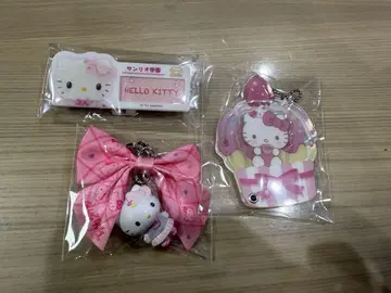 산리오 시크릿스트랩 아크릴 참 명찰 배치 헬로키티