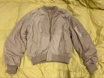 컨디션 최상 리버서블 earth music 핑크 MA-1 퍼 자켓