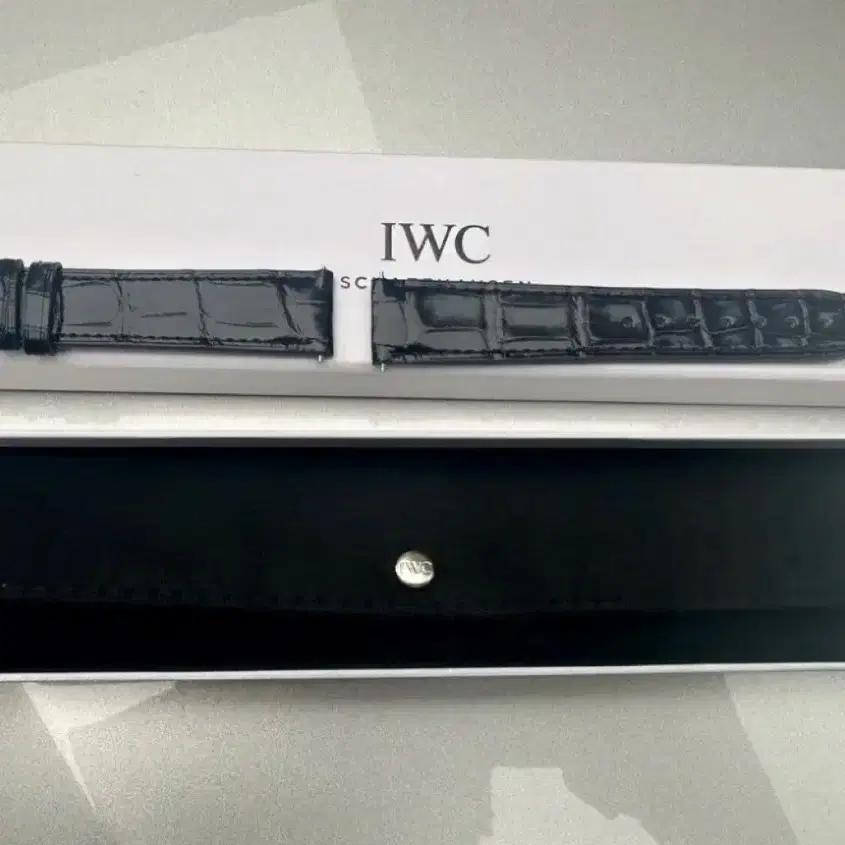 IWC 산토니 블루 엘리게이터 레더 스트랩