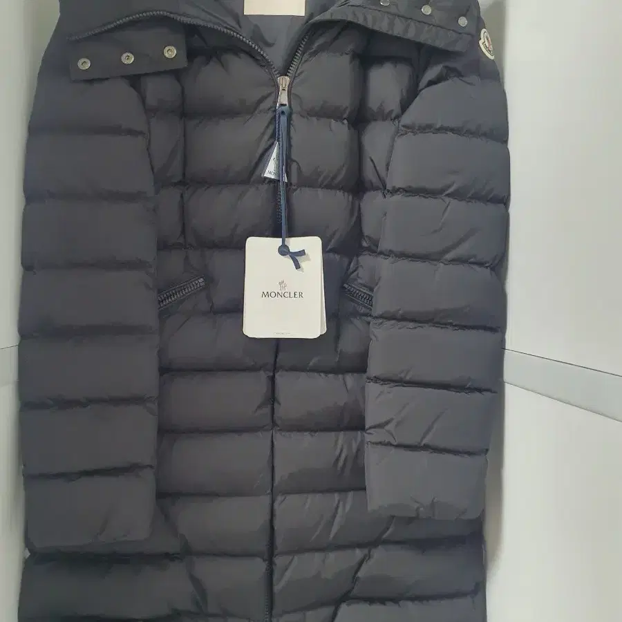 정품 새상품* 몽클레어 Moncler 플라메뜨 다운 패딩 자켓