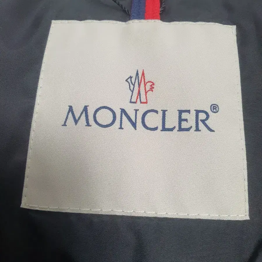 정품 새상품* 몽클레어 Moncler 플라메뜨 다운 패딩 자켓