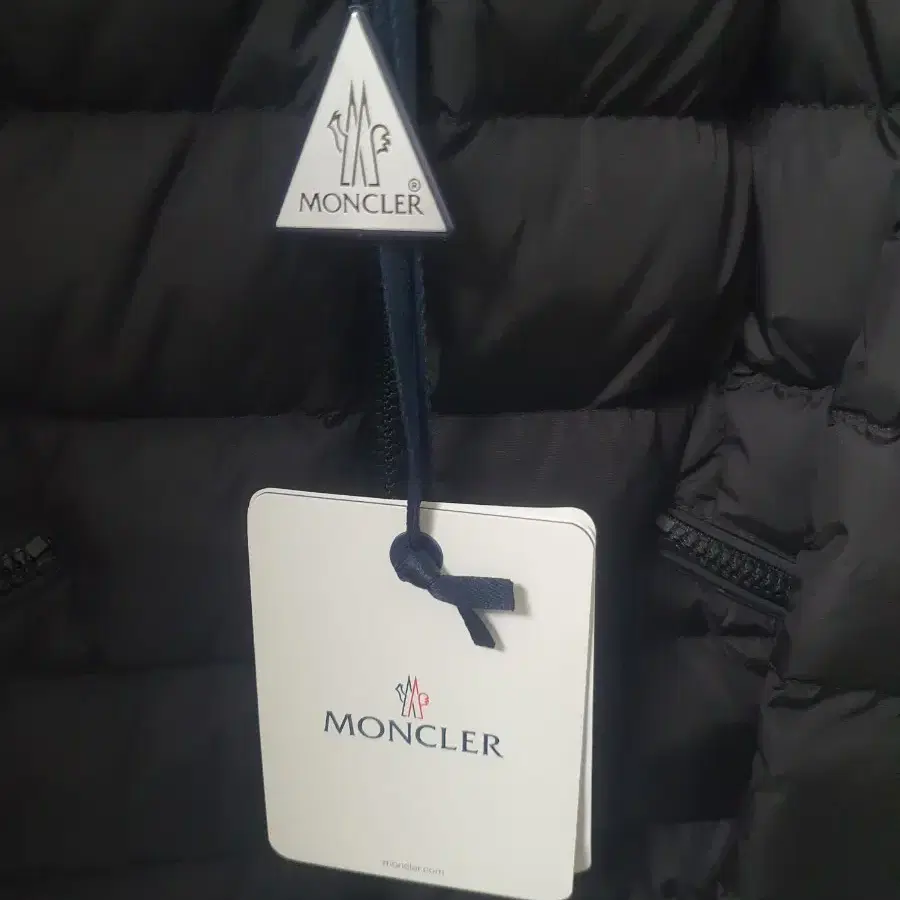 정품 새상품* 몽클레어 Moncler 플라메뜨 다운 패딩 자켓