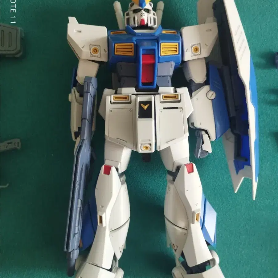 MG 건담 NT-1 2.0 가조립