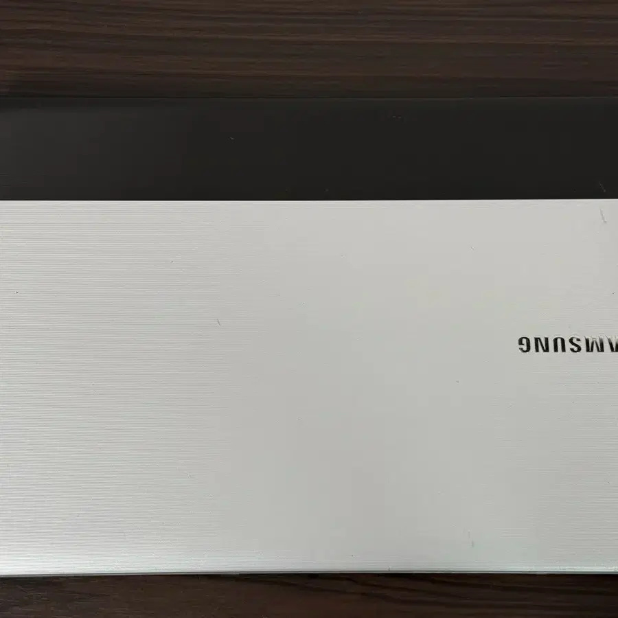 삼성 노트북 i5-8gb램 ssd120gb 작동 잘됩니다