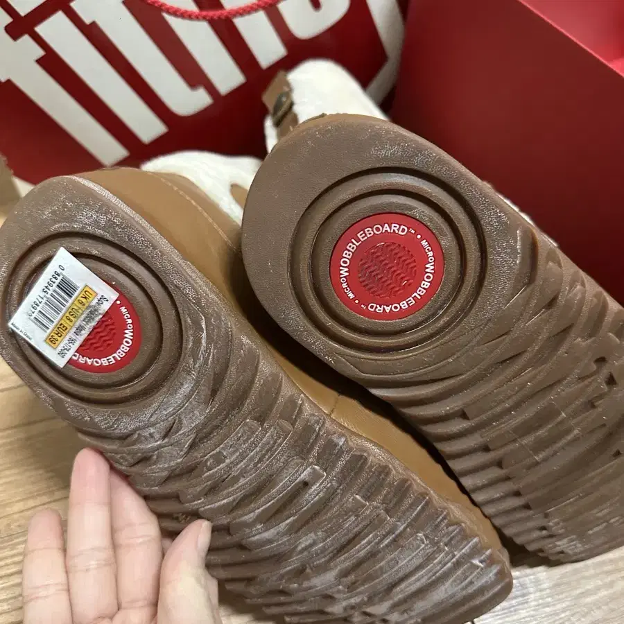 Fitflop 털부츠 입니다