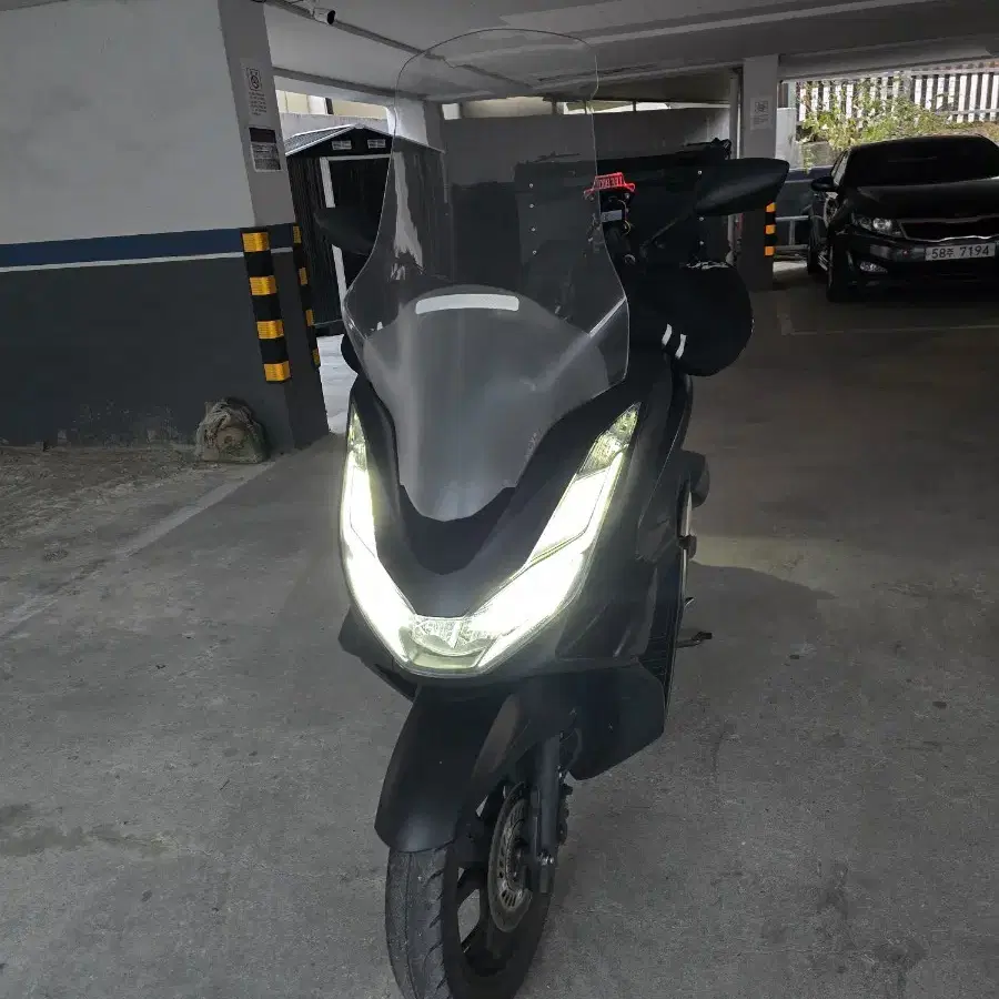 PCX 22년식 팔아요 키로수 40@@@