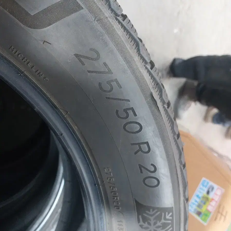 미쉐린타이어275/50 R 20