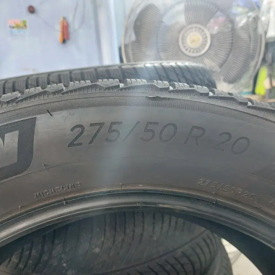 미쉐린타이어275 50R 20