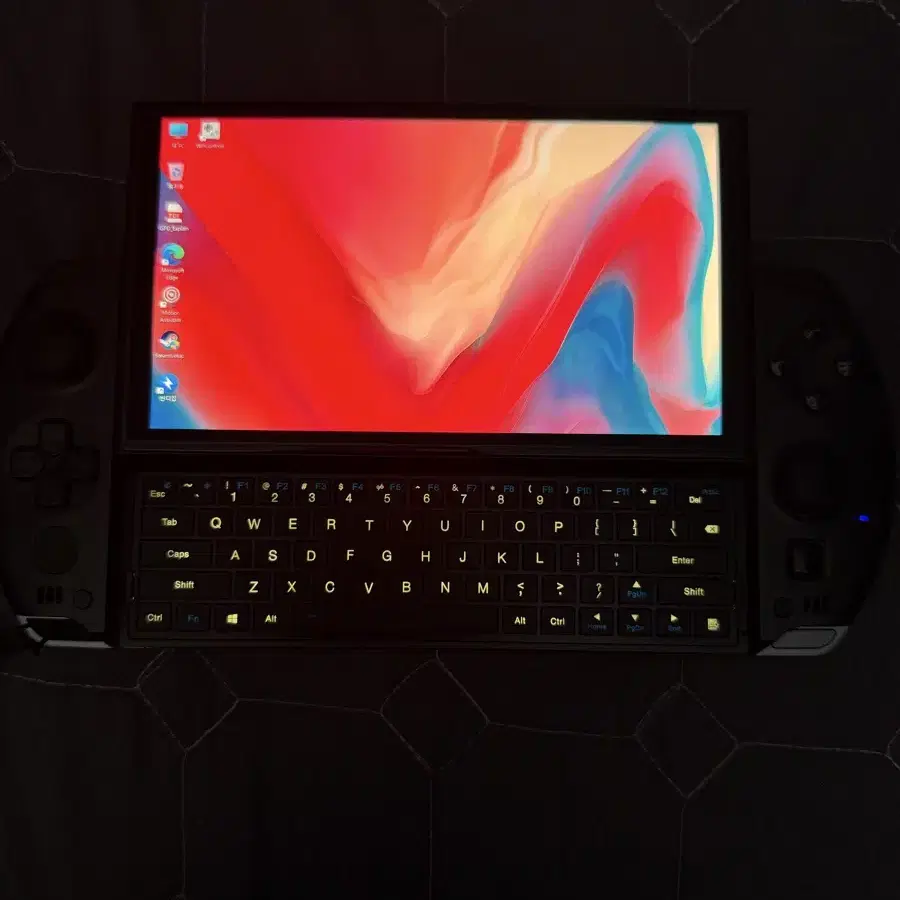 GPD Win 4 8840u 32G+2TB 팝니다