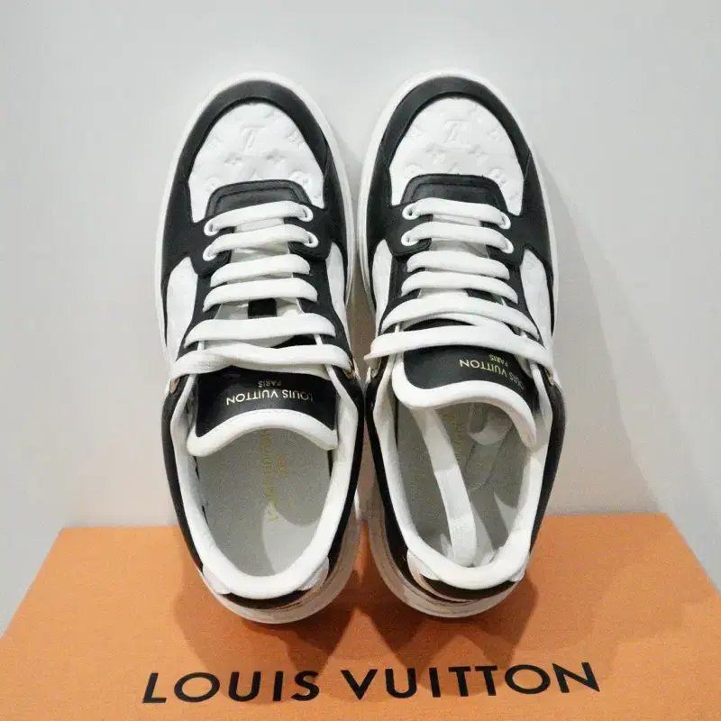 루이비통 스니커즈 [ LOUIS VUITTON ] 235 / 36.5