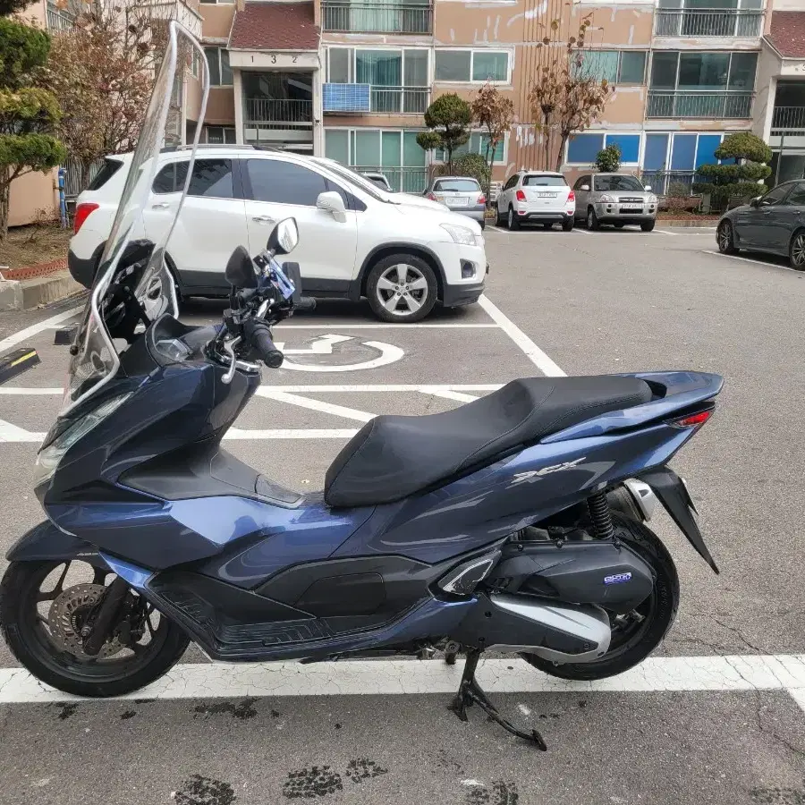 상태좋고 관리잘된 21년식 pcx125 판매합니다.