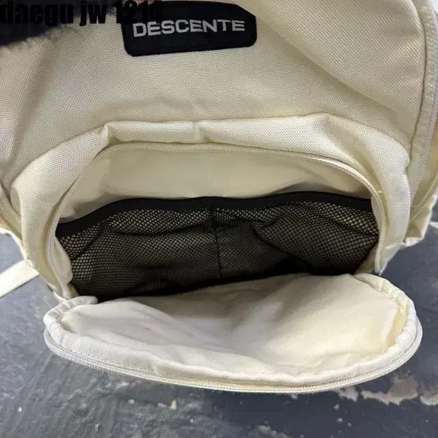 DESCENTE BAG 데상트 백팩 가방