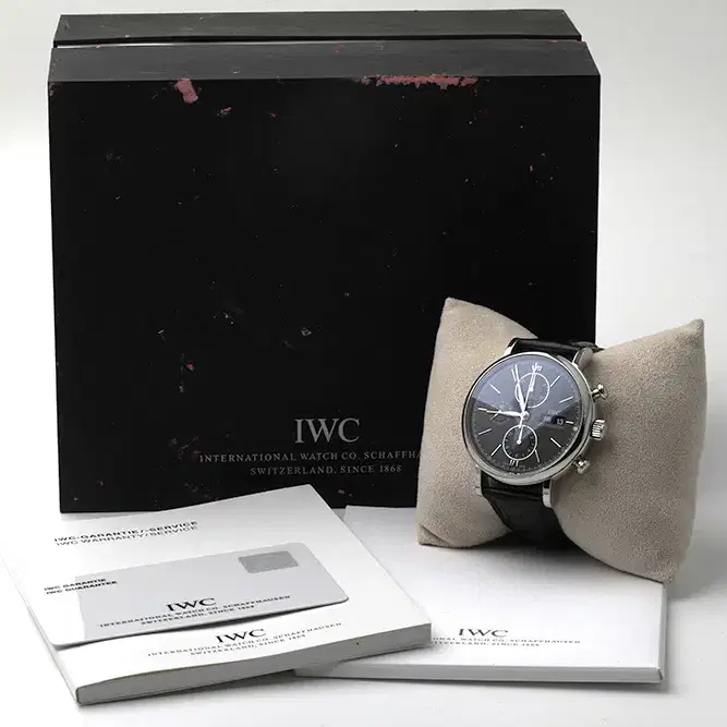 IWC391002 포르토피노 크로노그래프 데이 데이트 41mm 가죽 시계