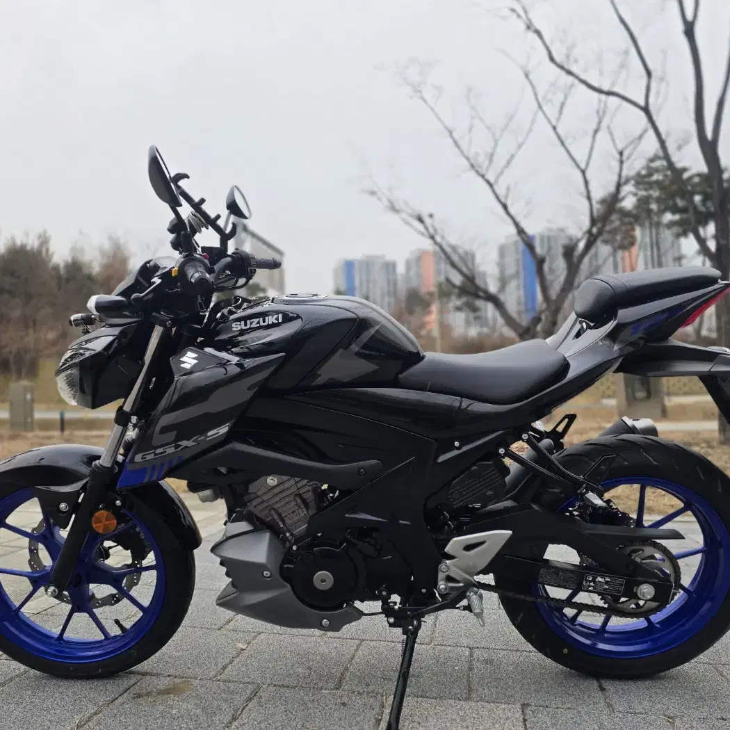 스즈키 sgx s125abs 2023년식 신차급 바이크 판매 합니다.