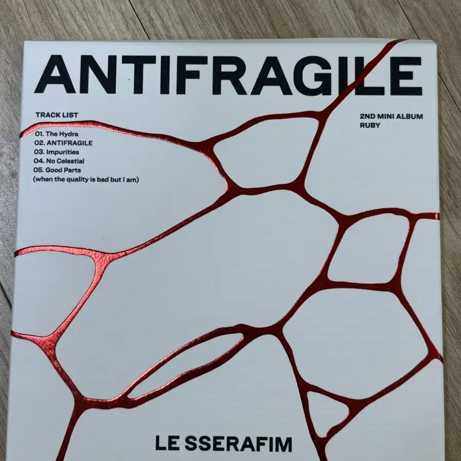 르세라핌 ANTIFRAGILE 미니 개봉 앨범 팝니다