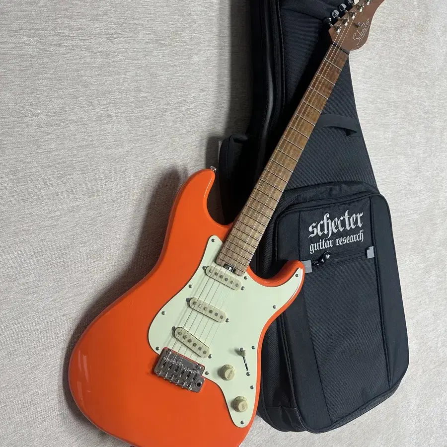 Schecter Nick Johnston Traditional SSS-A