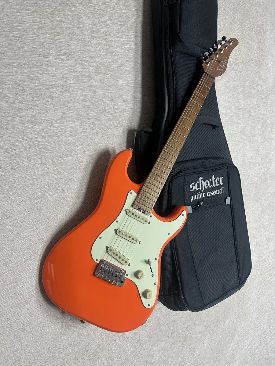 Schecter Nick Johnston Traditional SSS-A