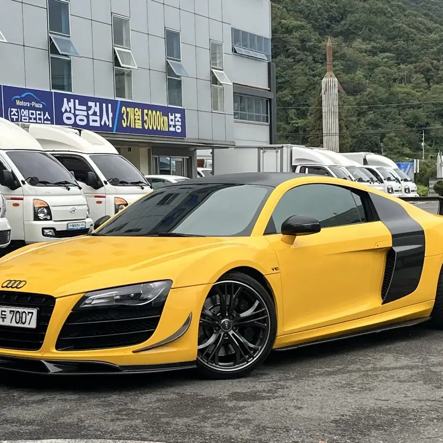 아우디 R8 V10 쿠페