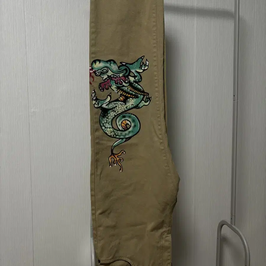 위캔더스 DRAGON DENIM PANTS (BEIGE) L 판매합니다