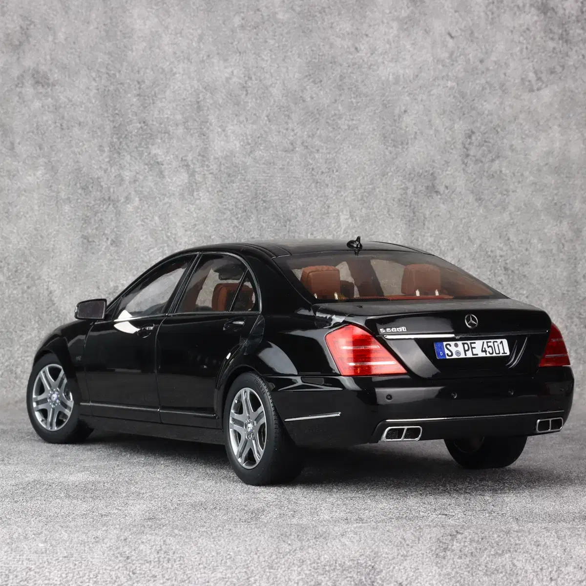 1:18 모터헬릭스 메르세데스 벤츠 S600L (W221)