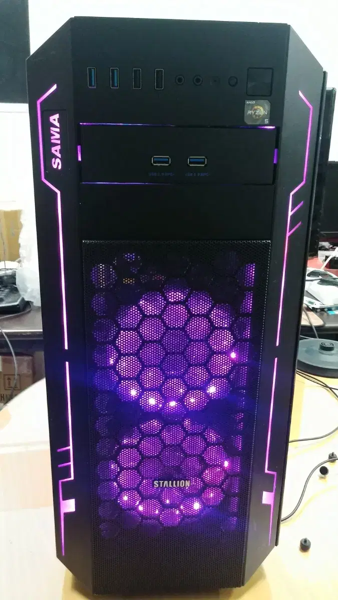 5700x3D, 32G, 6600XT, 512G, WIFI, USB10개