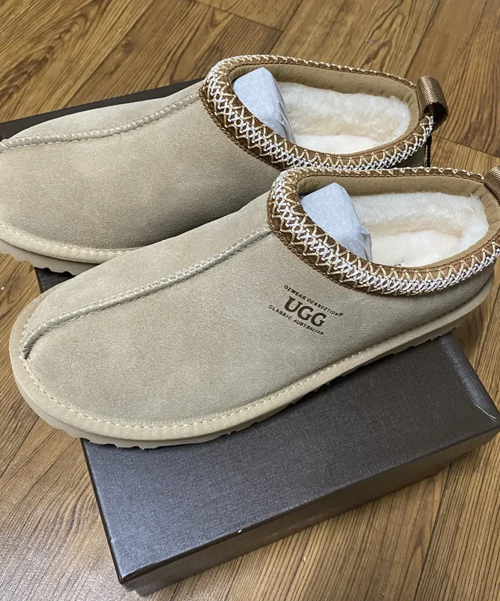 [새상품]정품 호주Ugg 타스만 샌드 11L 사이즈(260-265)