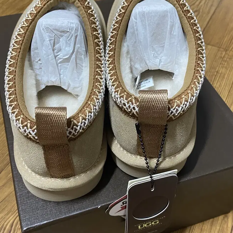 [새상품][무료배송]정품 호주Ugg 타스만 샌드 11L(260-265)