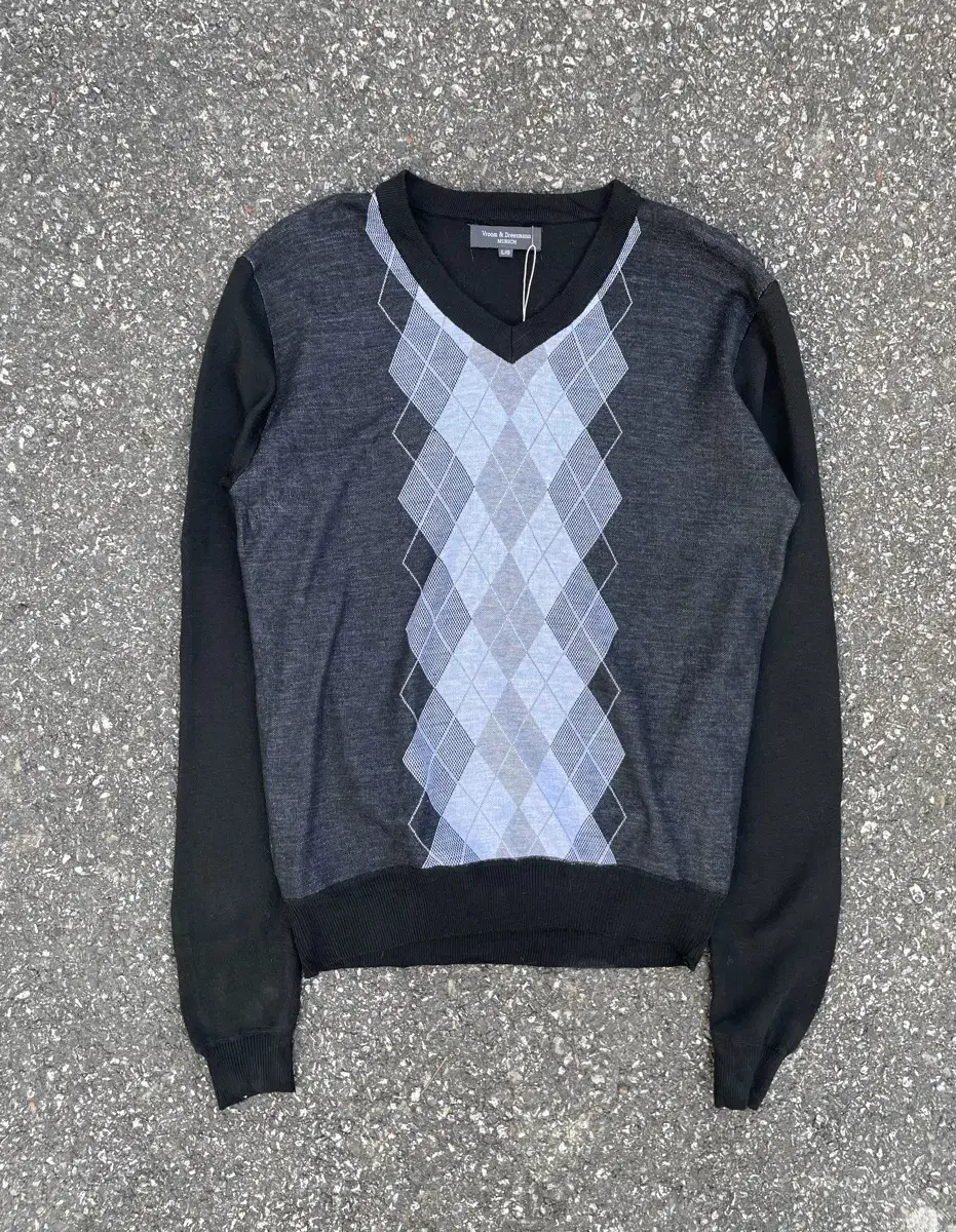 Argyle V-neck knit sweater