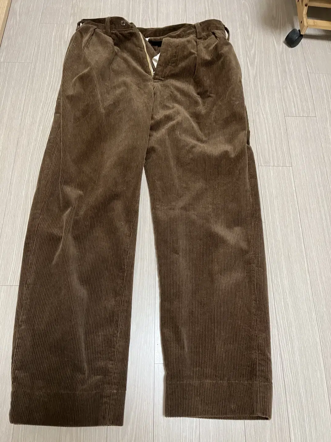 12.5 oz 8 Wale Corduroy Trousers - Brown