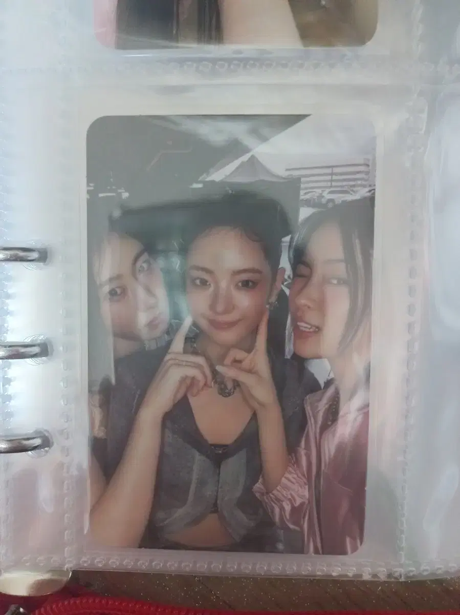 Itzy Gold Unit Photocard