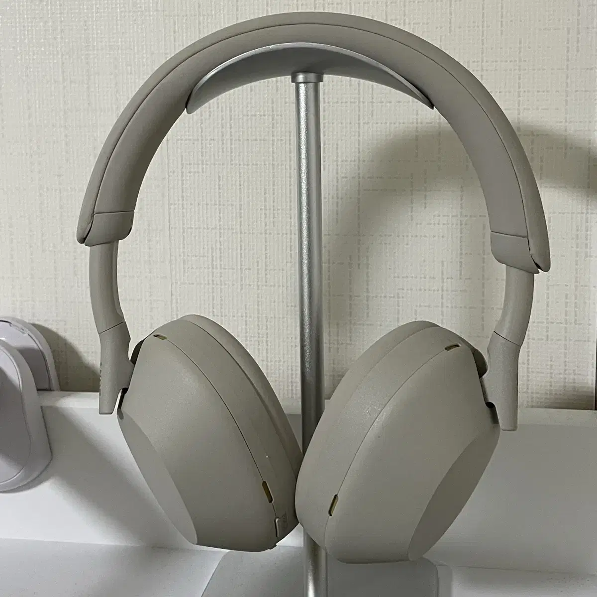 소니 SONY wh-1000xm5 헤드폰 풀박 거치대 포함