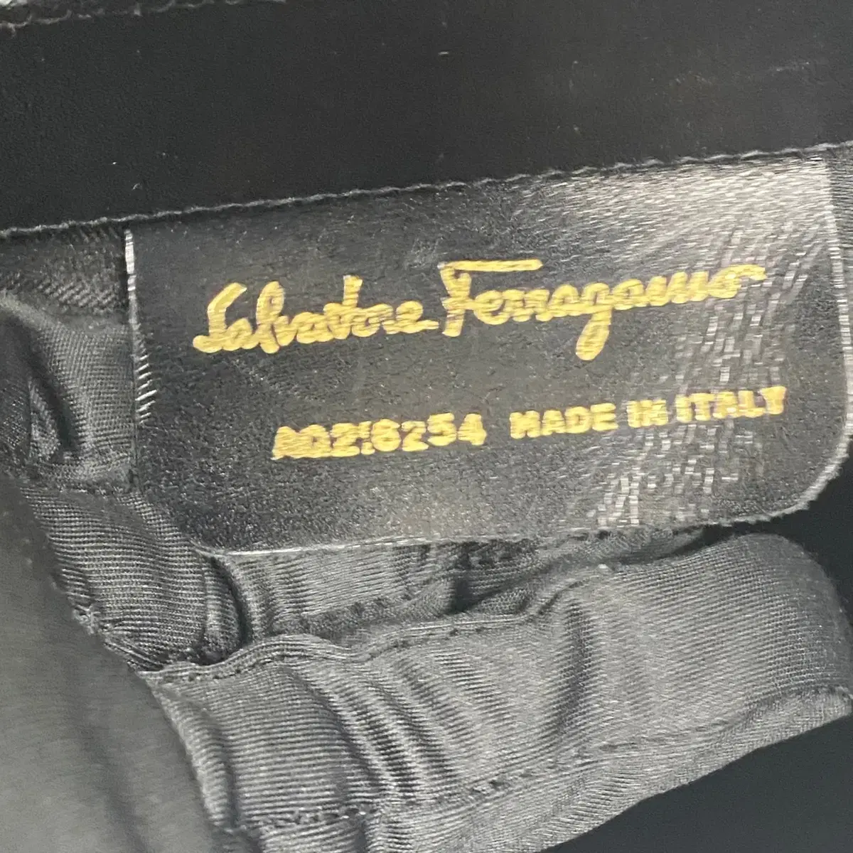 FERRAGAMO / 빈티지 페라가모 블랙 스웨이드 바라보우 미니 백팩