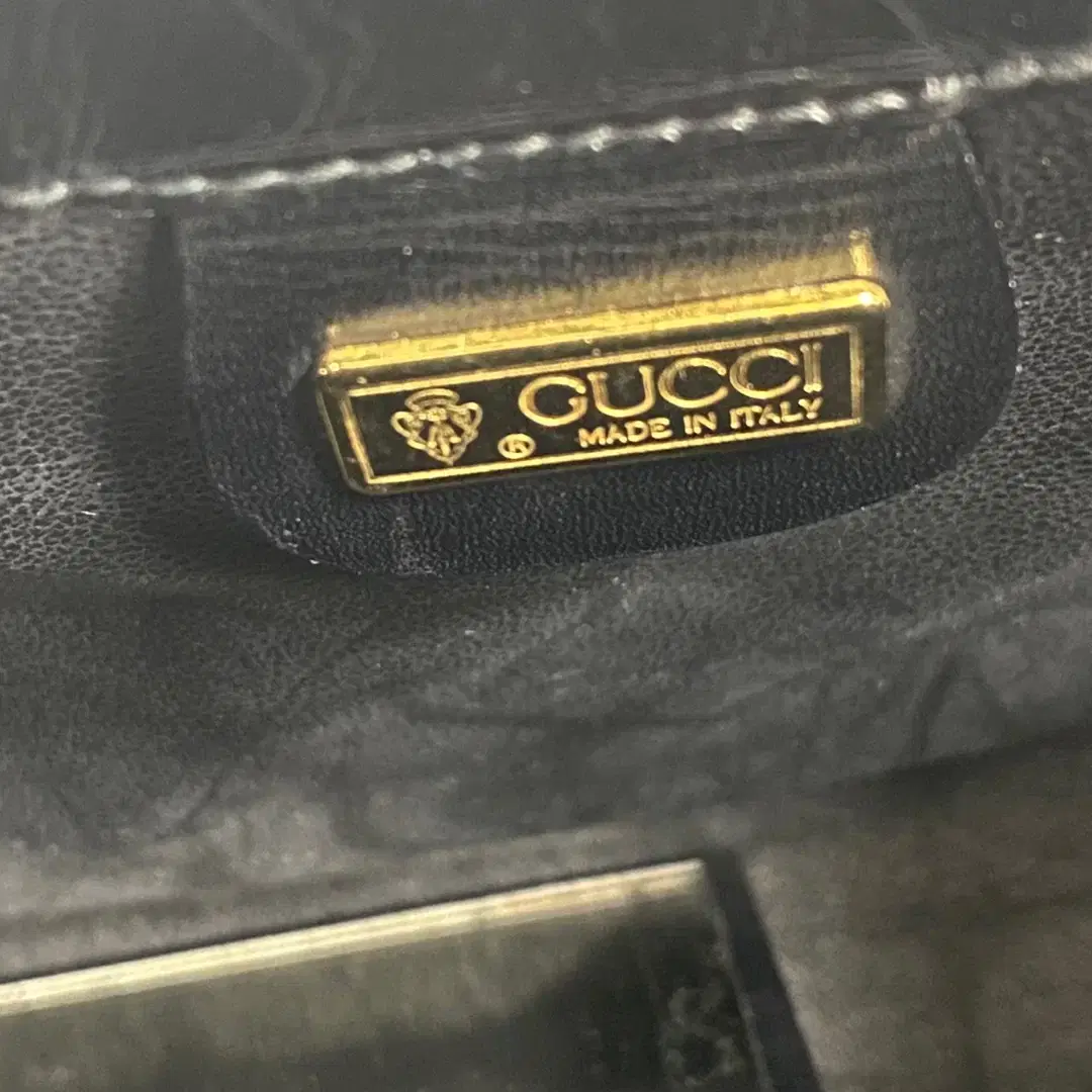 GUCCI / 빈티지 구찌 블랙 카프스킨 턴락 탑 핸들백