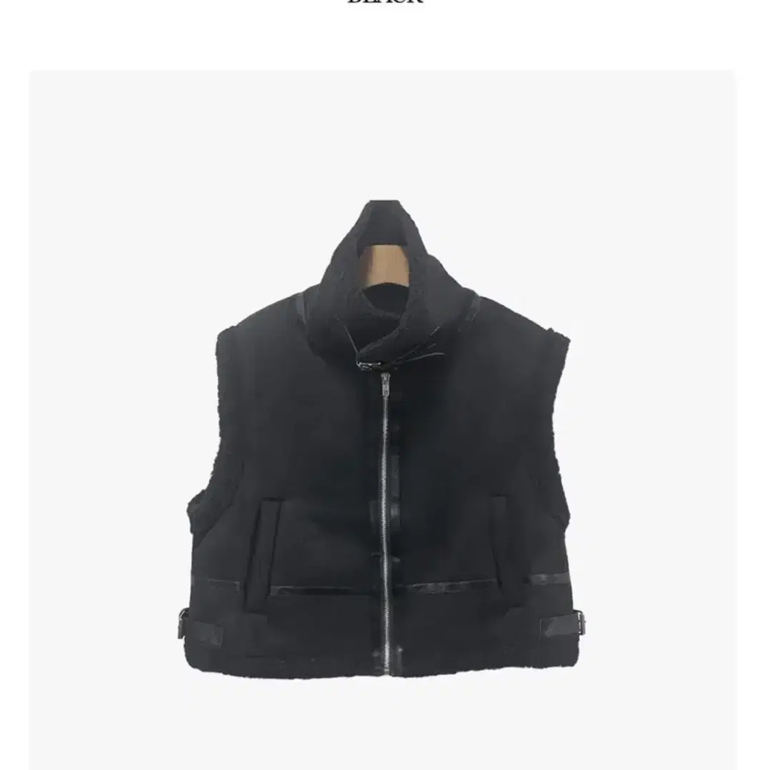 영앤리치 커닝 무스탕 vest