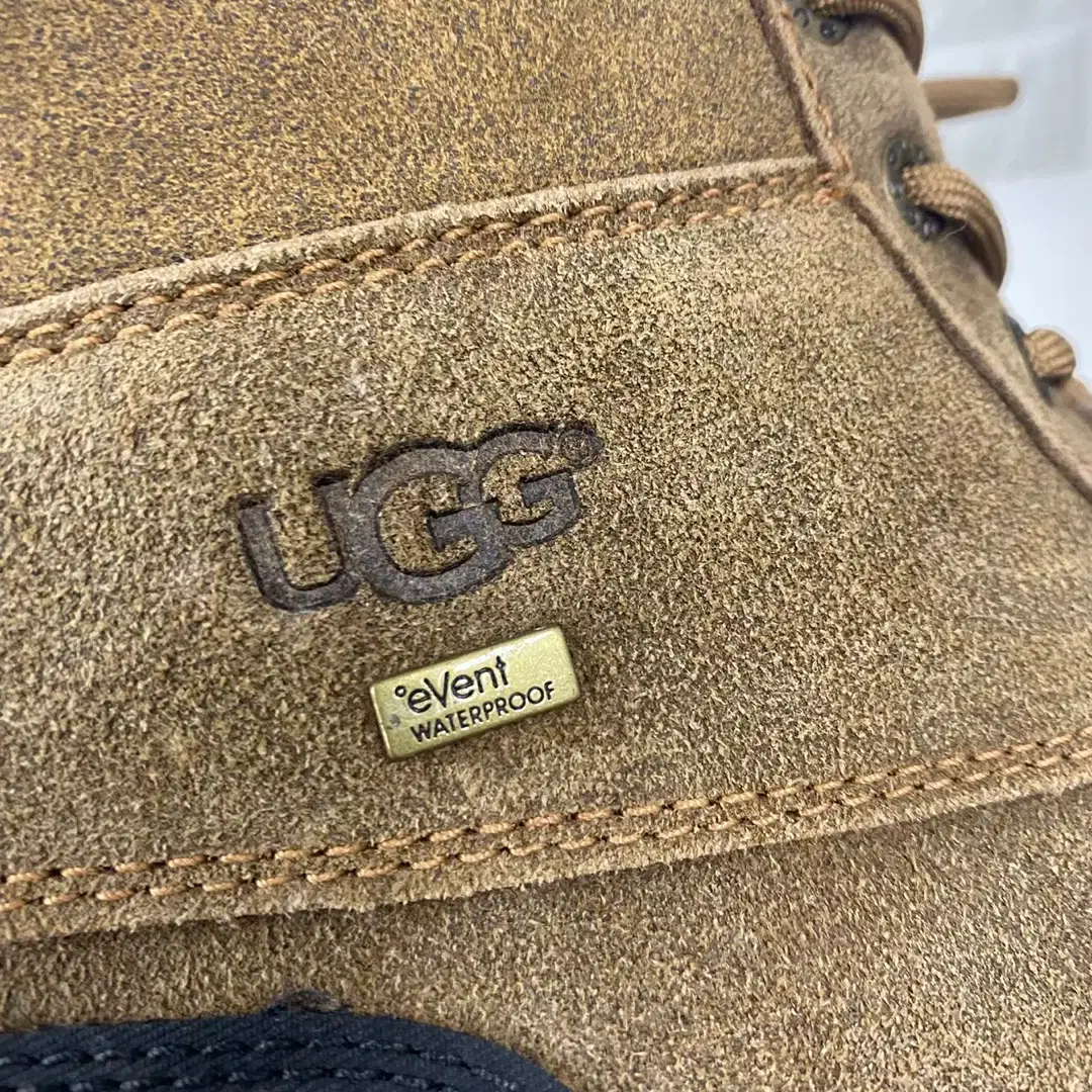 UGG / 어그 워터프루프 스노우 부츠 (size:250)