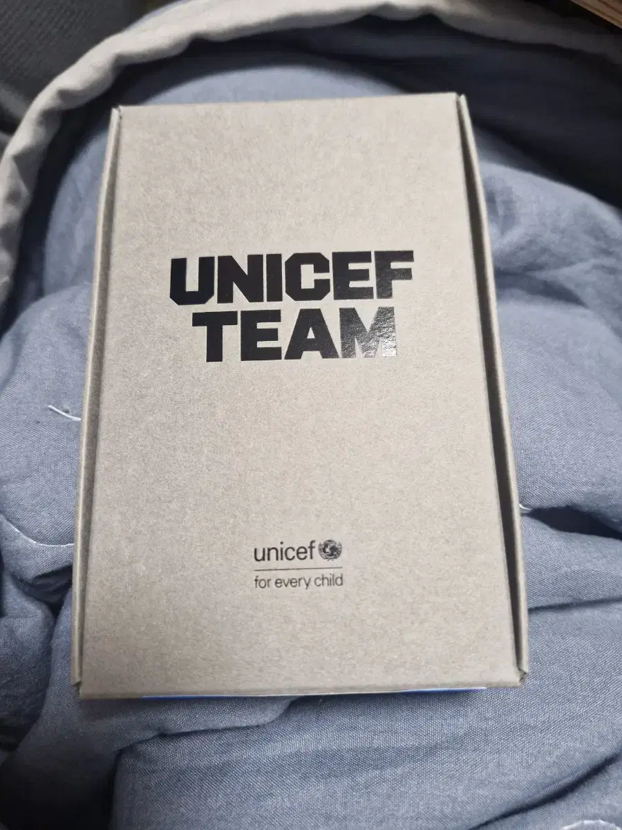 Sell UNICEF team bracelets sealed 