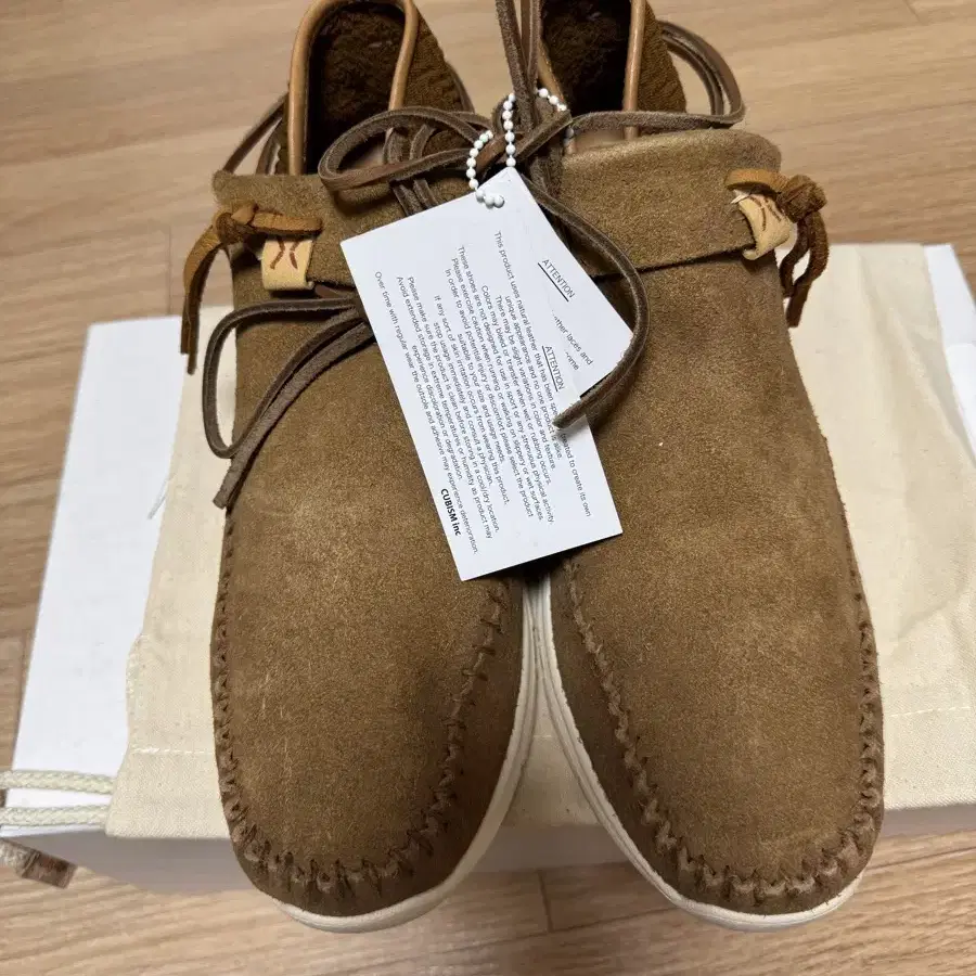 [US10] VISVIM UTE Moc Folk 카멜 비즈빔