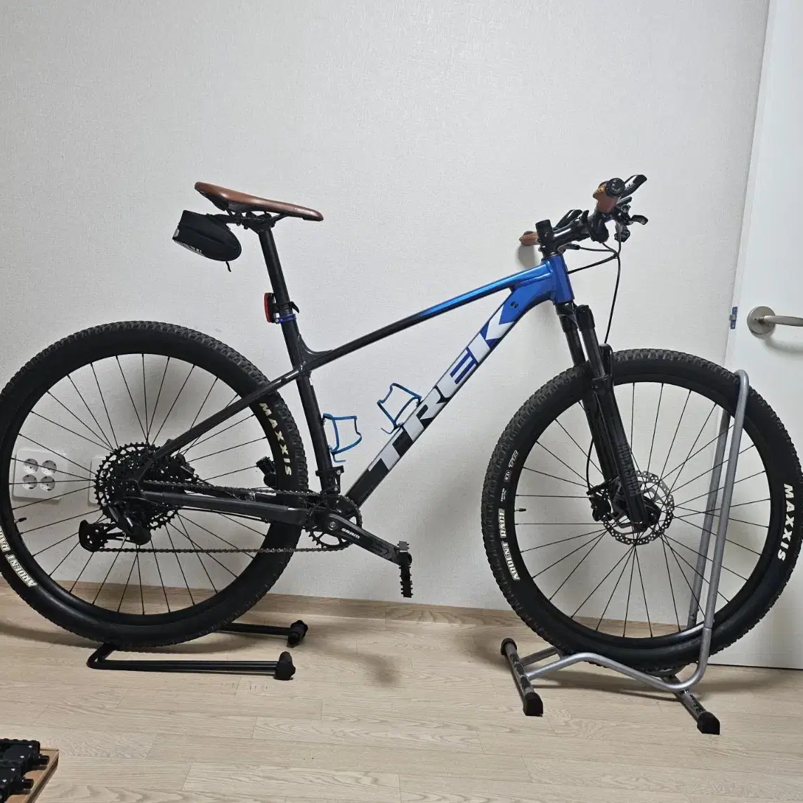 TREK 트렉 마린 8 mtb (신품급)