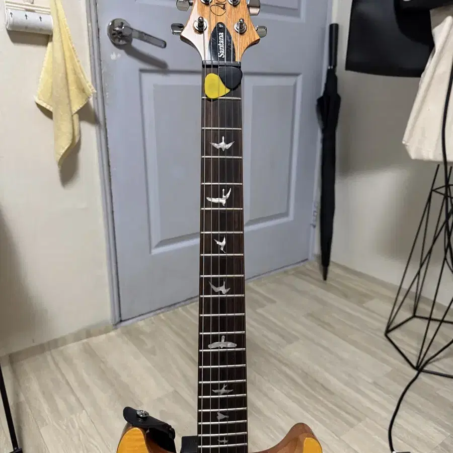 PRS SE Santana Yellow 일렉기타팝니다.