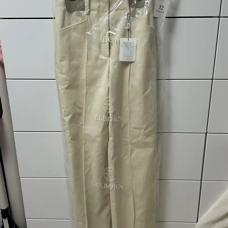 엘보른 팬츠 Karen Corduroy Pants