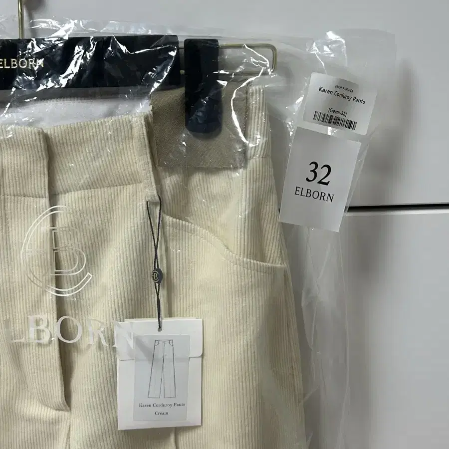 엘보른 팬츠 Karen Corduroy Pants