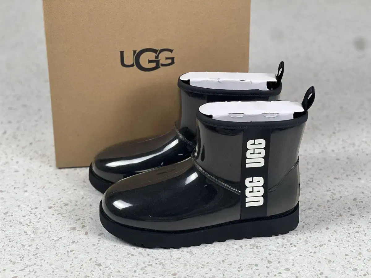 Ugg 어그 클리어 블랙 240 (us7)