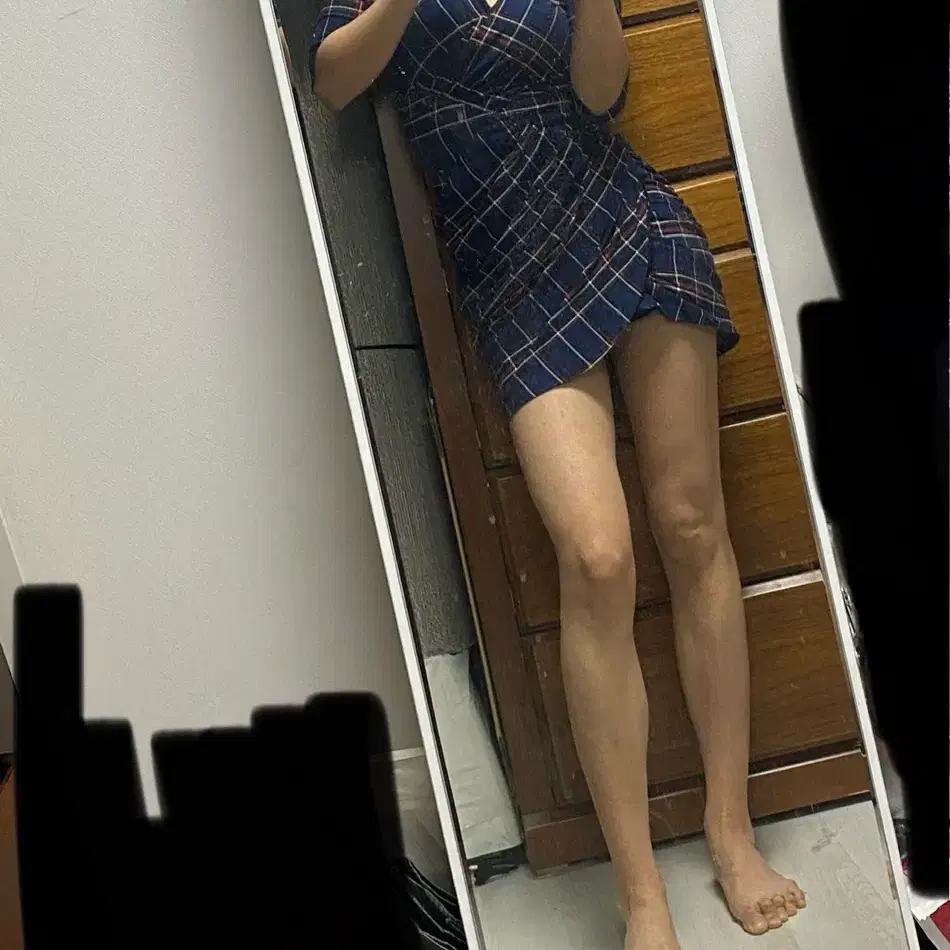 Plaid pattern V-neck stretchy mini dress