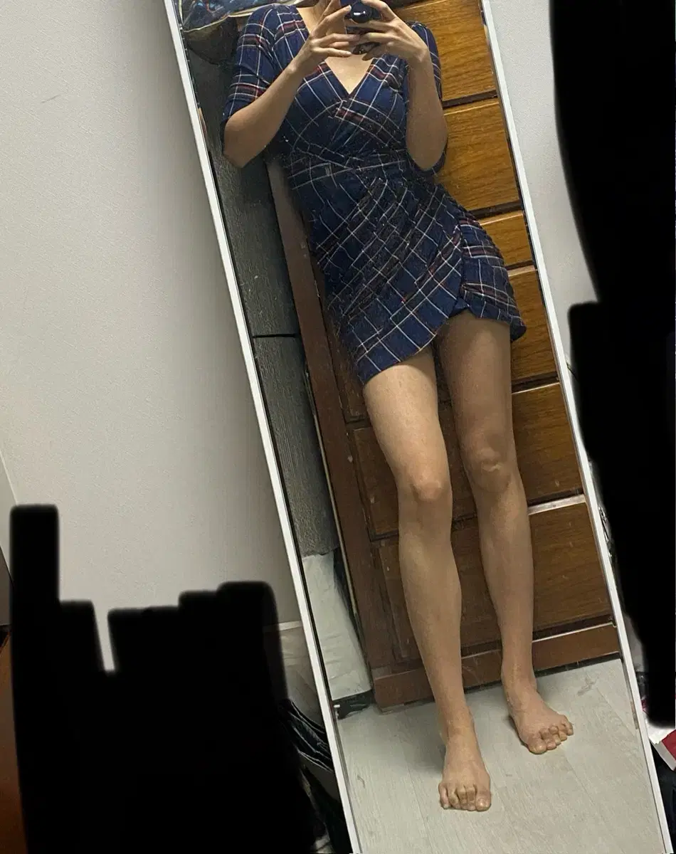 Plaid pattern V-neck stretchy mini dress