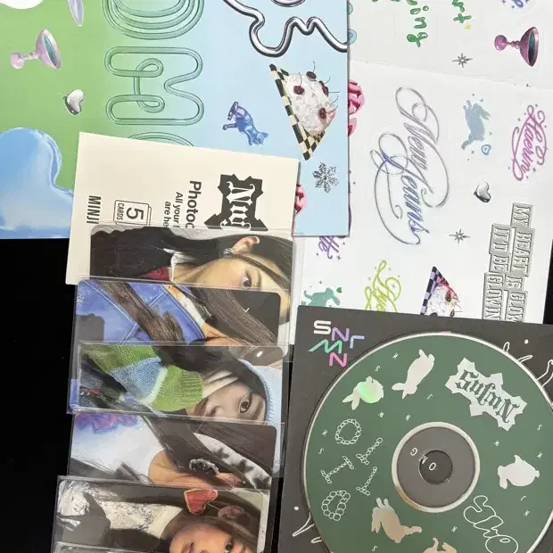 뉴진스 민지앨범 구성 cd, 포카, 가사, 스티커