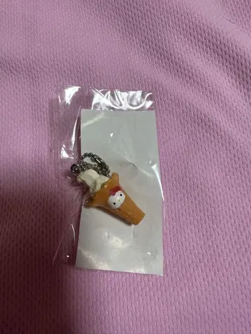 현지 키티헬로키티 스트랩 아이스크림을 랩핑한 스트랩 아이스크림