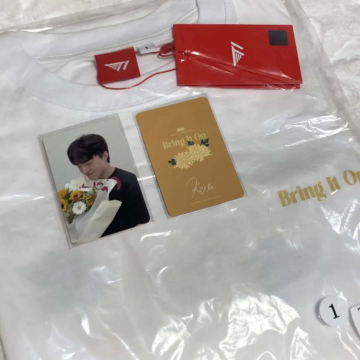 < sell > Tiwon doran owner fei kerja kuma yusi keria birthday t-shirt photocard