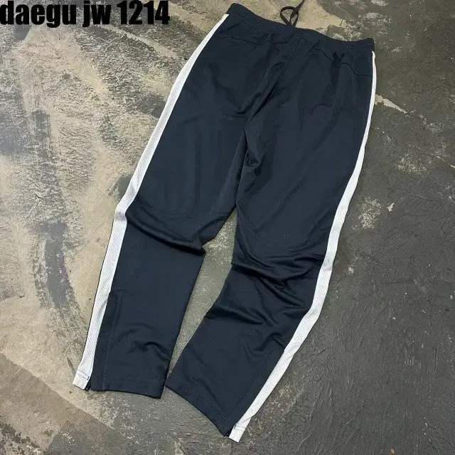 XL UNDER ARMOUR PANTS 언더아머 바지