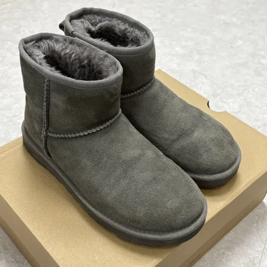 UGG Classic Mini_Gray 7W 240 미국 회색 어그