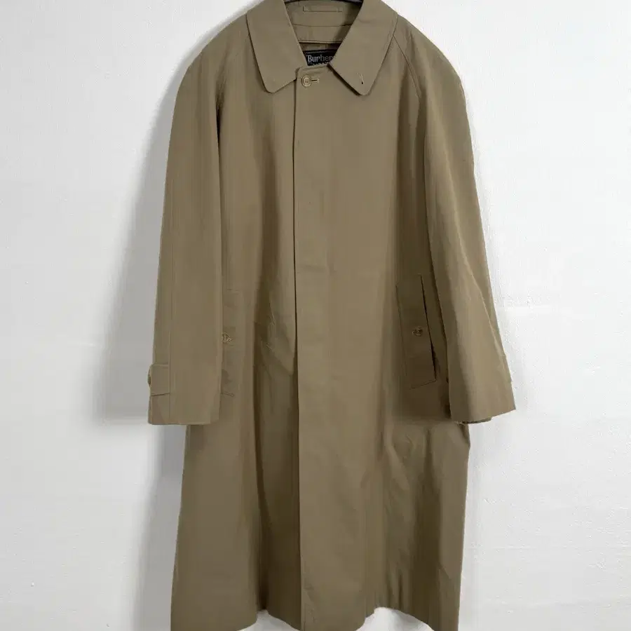 Burberry single trench coat